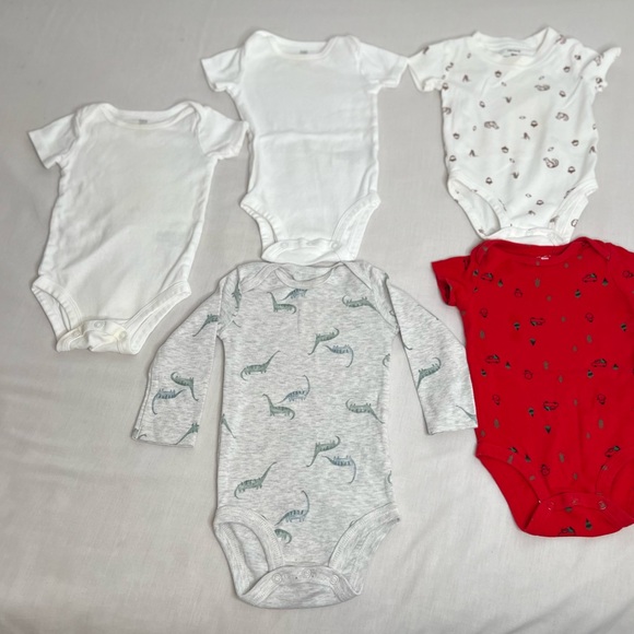 Carters Baby Boy 9 Months Lot Of 5 Summer Clothes  Bodysuits Used - Picture 1 of 4